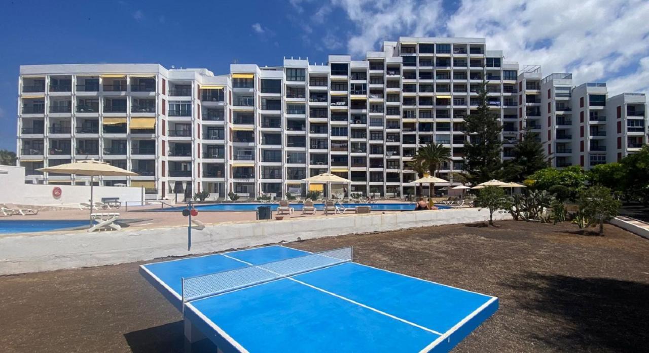 Beach And Pool In Playa De Las Americas Apartment Exterior photo